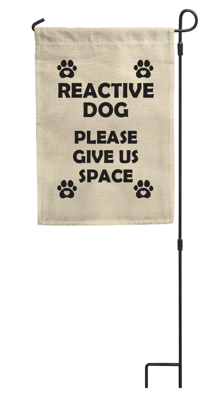 REACTIVE DOG PLEASE GIVE US SPACE YELLOW DOG PLEASE DO NOT APPROACH WITH YOUR DOG REACTIVE DOG OUTDOOR SIGN FOR CAMPERVAN CAMPING HOLIDAYS OUTDOORS GARDEN MOTORHOME CAMPSITE CARAVANNING CARAVAN SITE